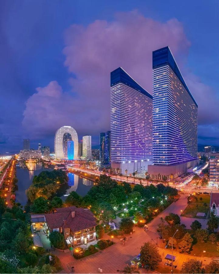 Panoramic Sea And City View Aparthotel In Orbi City Батуми Екстериор снимка